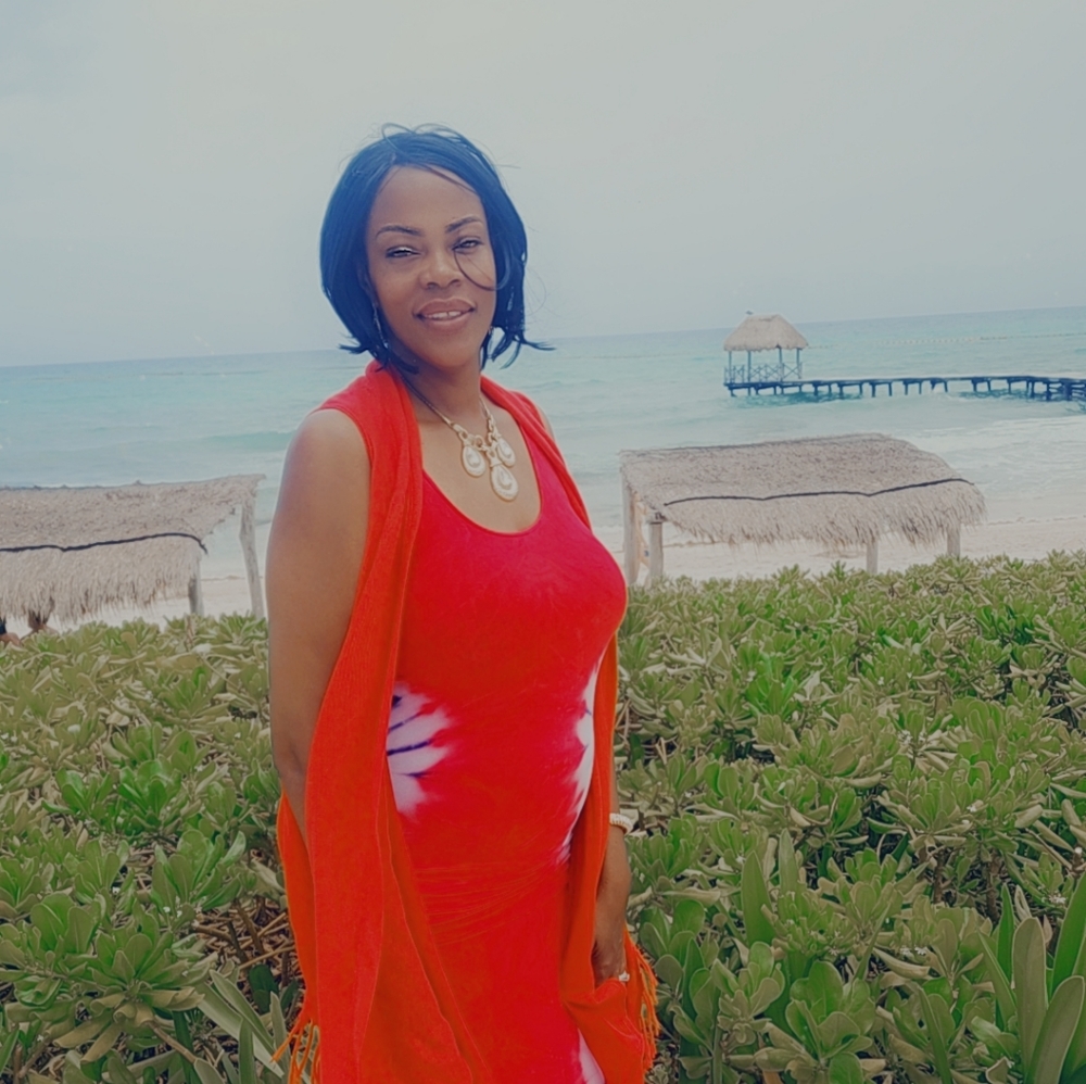 Welcome to my pop-up show,purses, jewelry, and accessories. - Picture 3 of 3